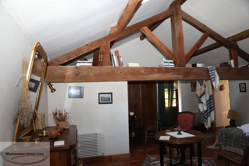 Propriété - 250 m² - 9 pièces