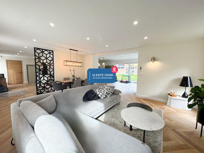 Maison - 316 m² - 10 pièces