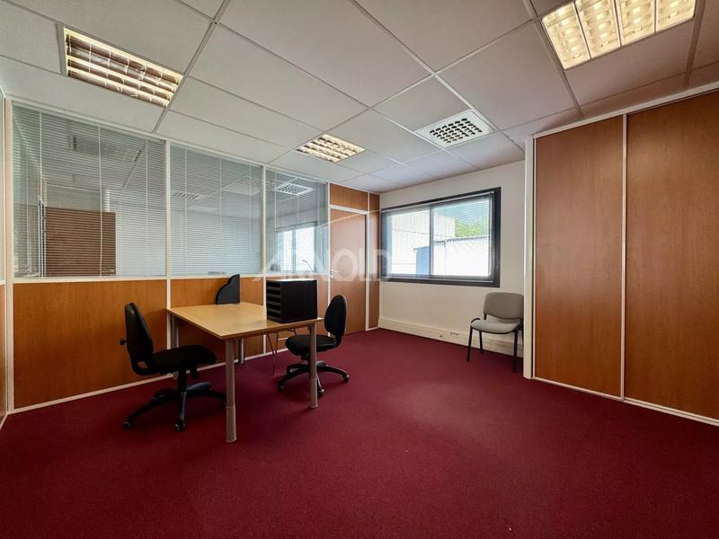 Bureau - 173 m² - 7 pièces