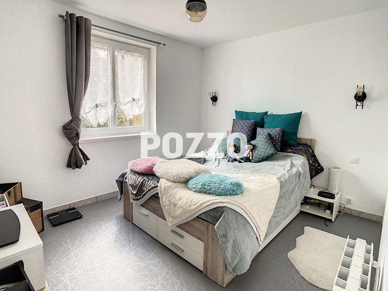 Maison - 92 m² - 5 pièces