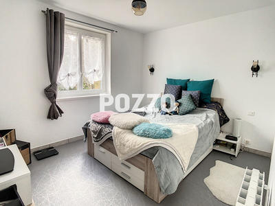 Maison - 92 m² - 5 pièces