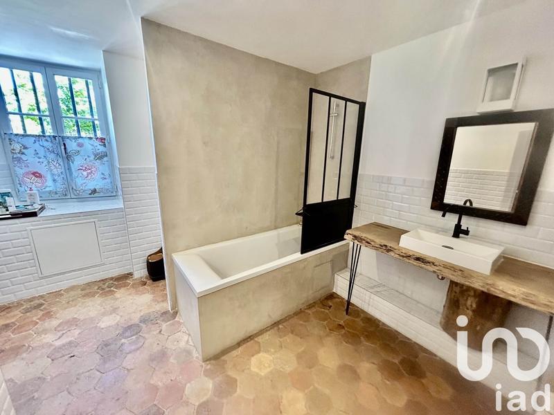 Maison - 201 m² - 5 pièces