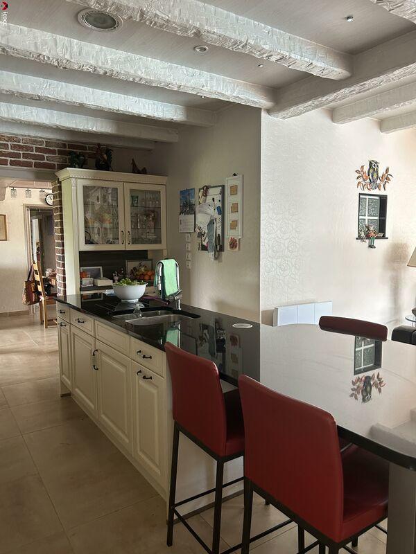 Propriété - 240 m² - 11 pièces