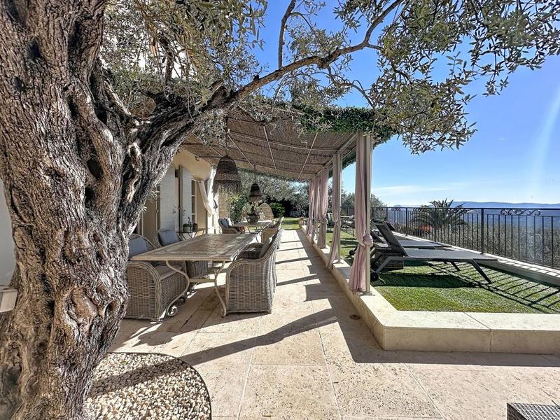 Propriété - 380 m² - 10 pièces