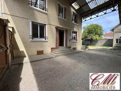 Maison - 180 m² - 7 pièces