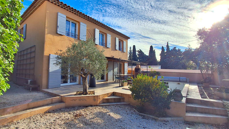 Villa - 134 m² - 6 pièces