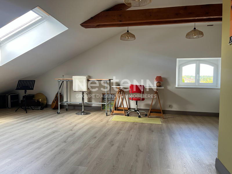 Maison - 221 m² - 7 pièces