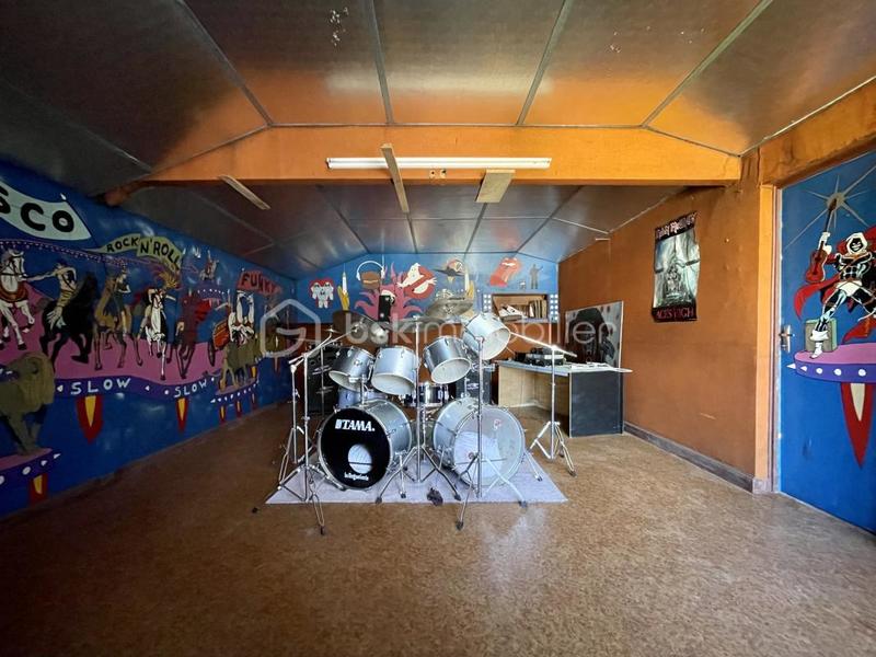 Maison - 180 m² - 7 pièces