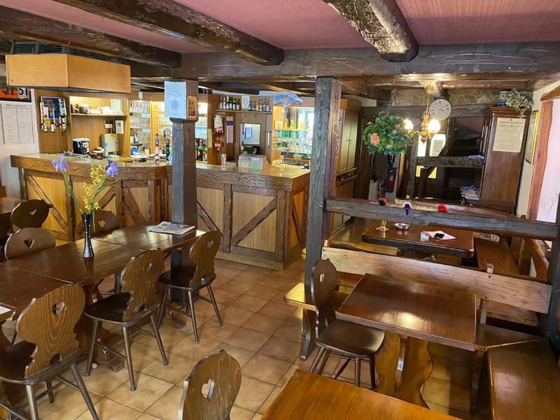 Magasins - 180 m² - 8 pièces