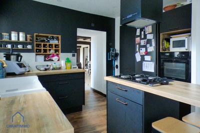 Maison ancienne - 205 m² - 8 pièces