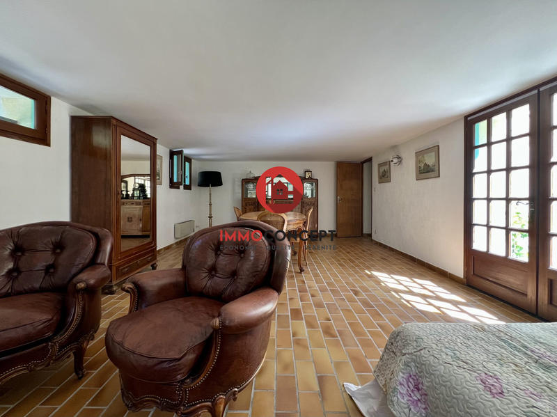 Villa - 265 m² - 8 pièces
