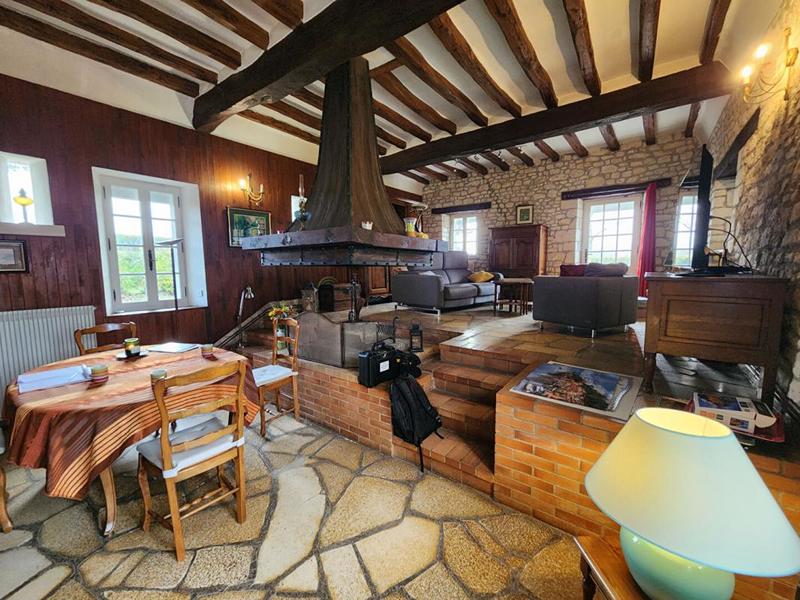 Maison - 176 m² - 8 pièces