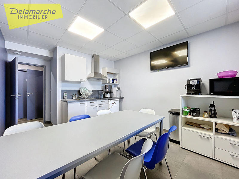 Local d'activité / Entrepôt - 370 m² - 5 pièces