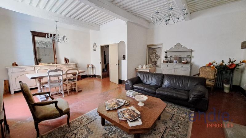 Maison - 500 m² - 10 pièces