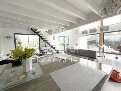 Maison - 166 m² - 5 pièces