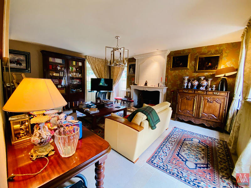 Maison - 300 m² - 10 pièces