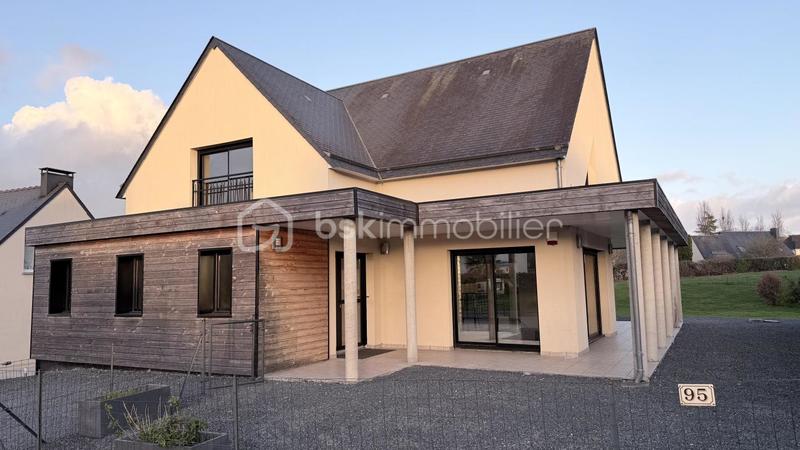 Maison - 171 m² - 6 pièces