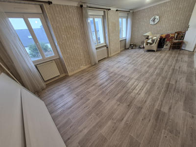 Maison - 99 m² - 6 pièces