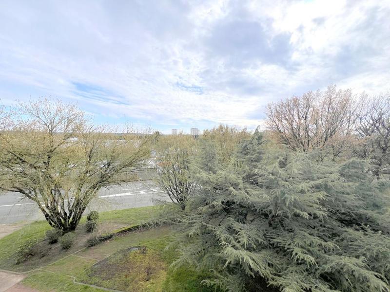 Appartement - 100 m² - 5 pièces