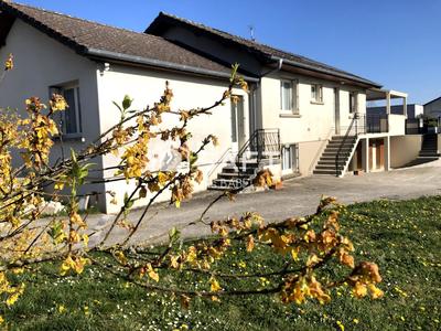 Maison - 207 m² - 9 pièces