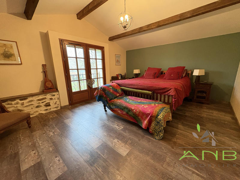 Maison ancienne - 239 m² - 6 pièces