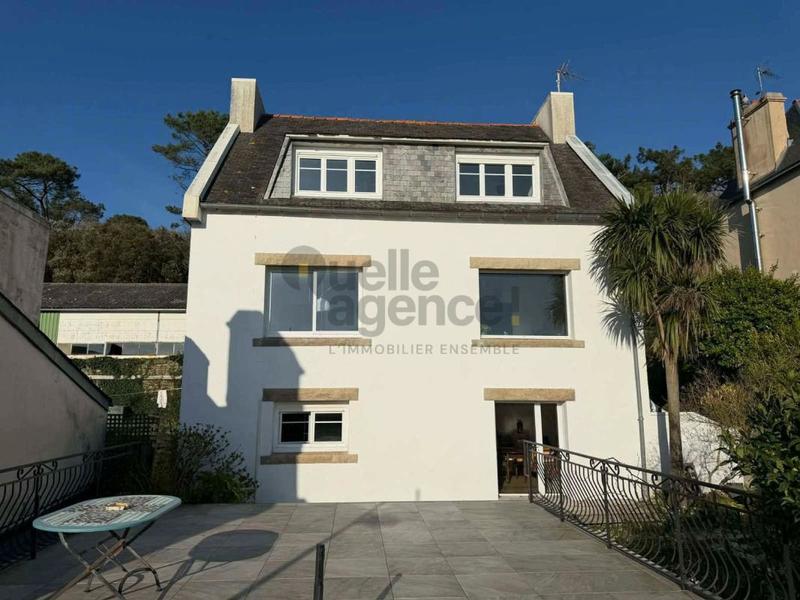 Maison - 161 m² - 8 pièces