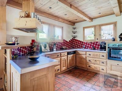 Châlet - 252 m² - 7 pièces