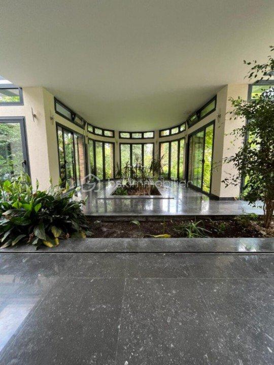 Demeure - 566 m² - 10 pièces