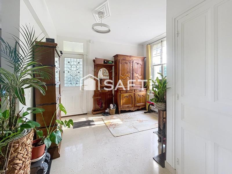 Maison - 220 m² - 6 pièces