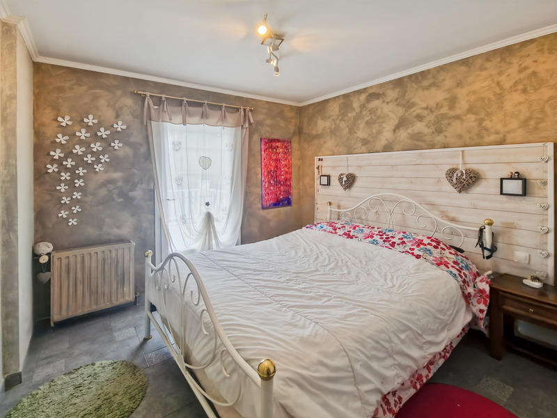 Maison - 273 m² - 9 pièces