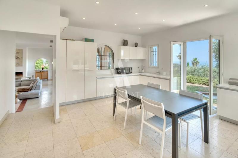 Villa - 400 m² - 6 pièces