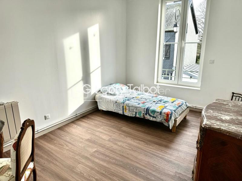 Maison - 301 m² - 11 pièces