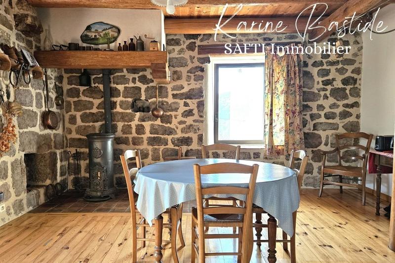 Maison - 225 m² - 14 pièces