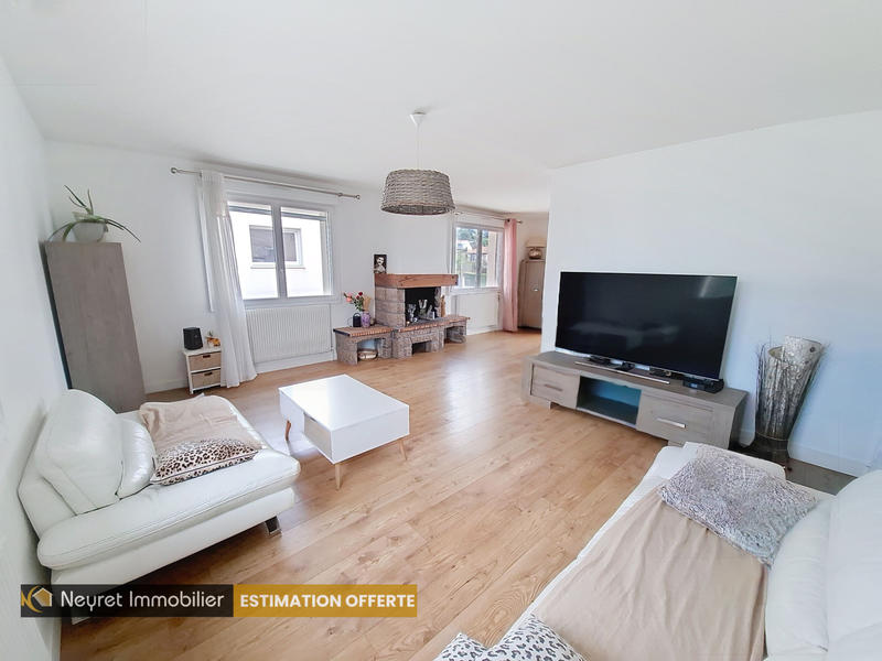 Maison - 257 m² - 8 pièces