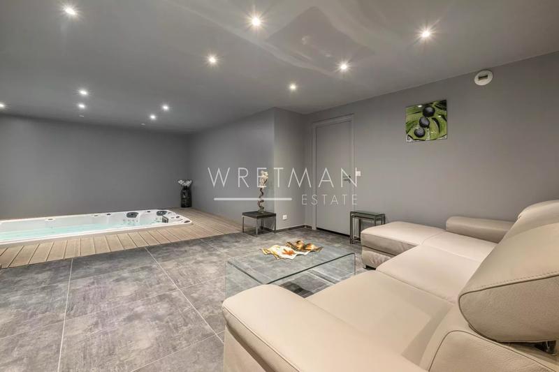 Villa - 314 m² - 7 pièces