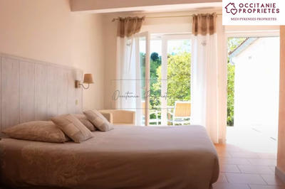 Propriété - 700 m² - 23 pièces