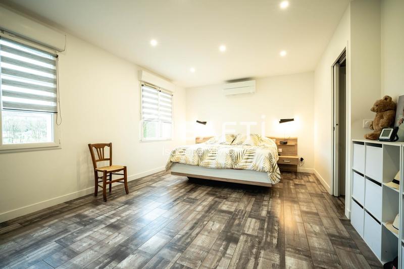 Maison - 200 m² - 7 pièces