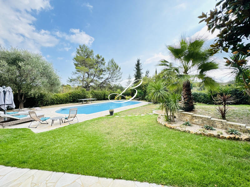 Maison - 200 m² - 7 pièces