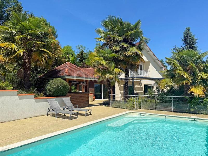 Maison - 160 m² - 7 pièces