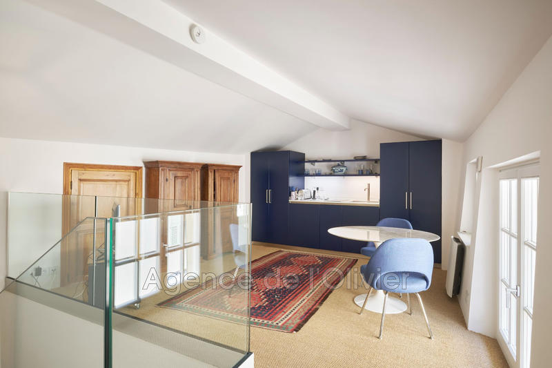 Maison - 451 m² - 13 pièces