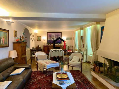 Maison - 388 m² - 13 pièces