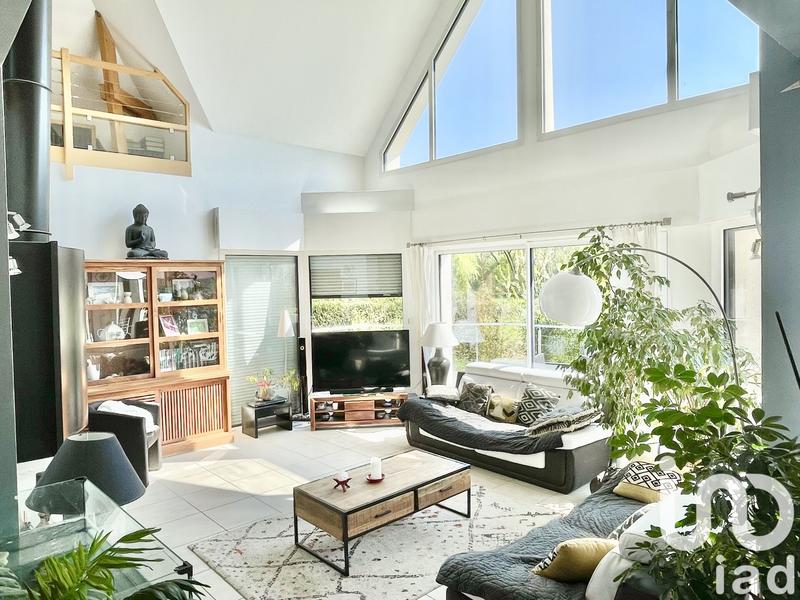 Maison - 212 m² - 7 pièces