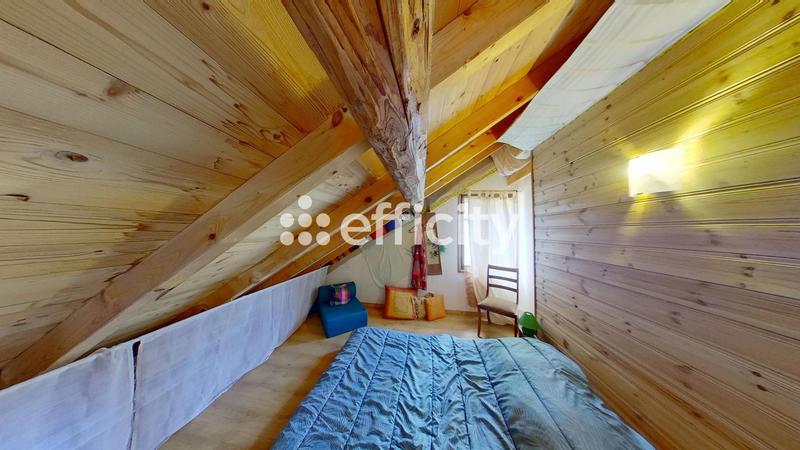 Maison - 220 m² - 7 pièces