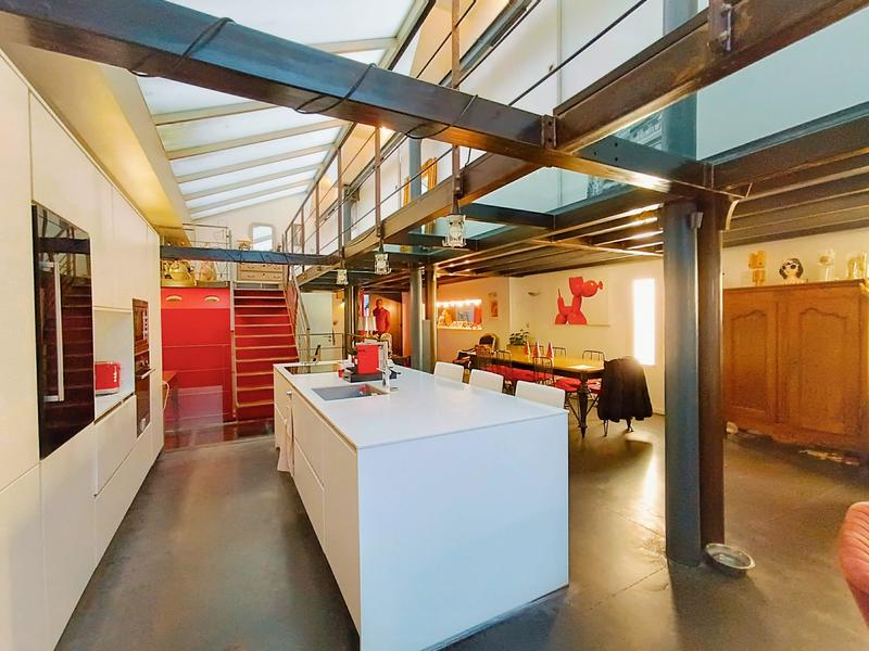 Loft - 198 m² - 7 pièces