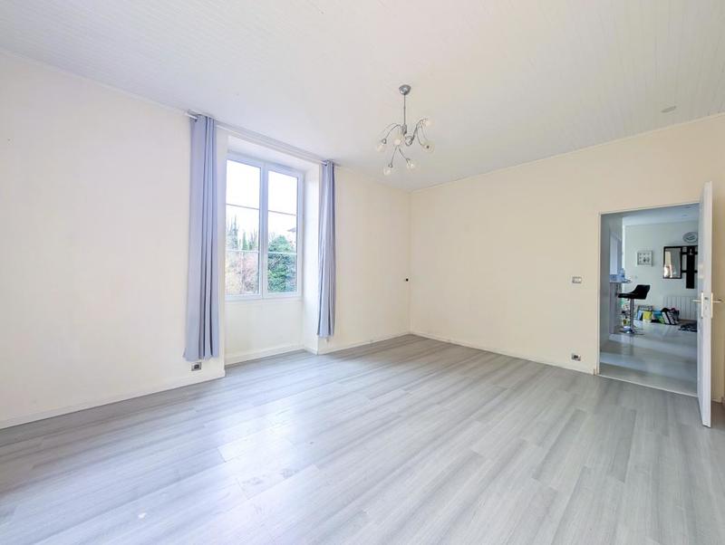 Appartement - 90 m² - 3 pièces