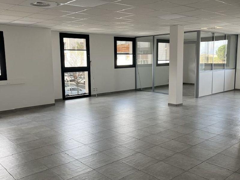 Local commercial - 121 m² - 1 pièce