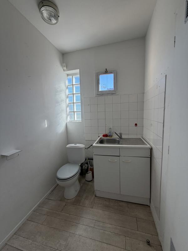 Bureau - 67 m² - 2 pièces