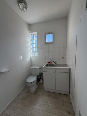 Bureau - 67 m² - 2 pièces