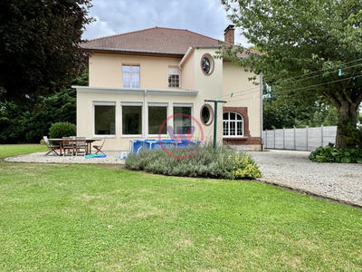 Maison - 237 m² - 7 pièces