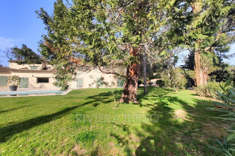 Villa - 350 m² - 9 pièces